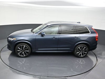 2022 Volvo XC90 Momentum