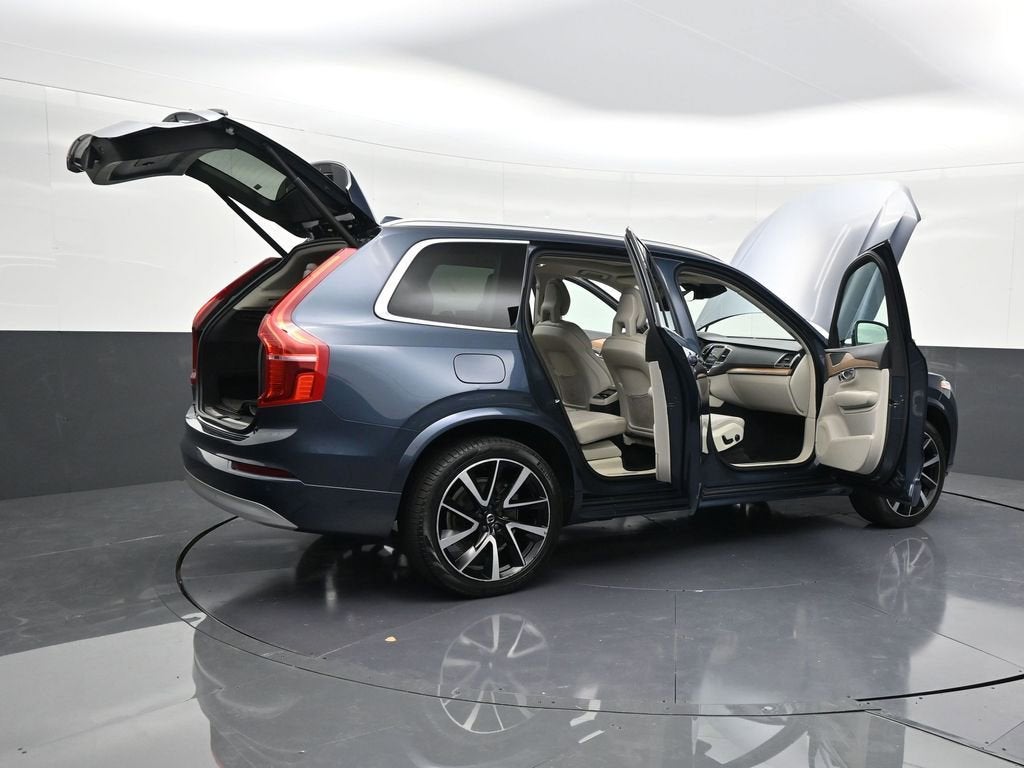 2022 Volvo XC90 Momentum