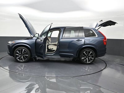 2022 Volvo XC90 Momentum