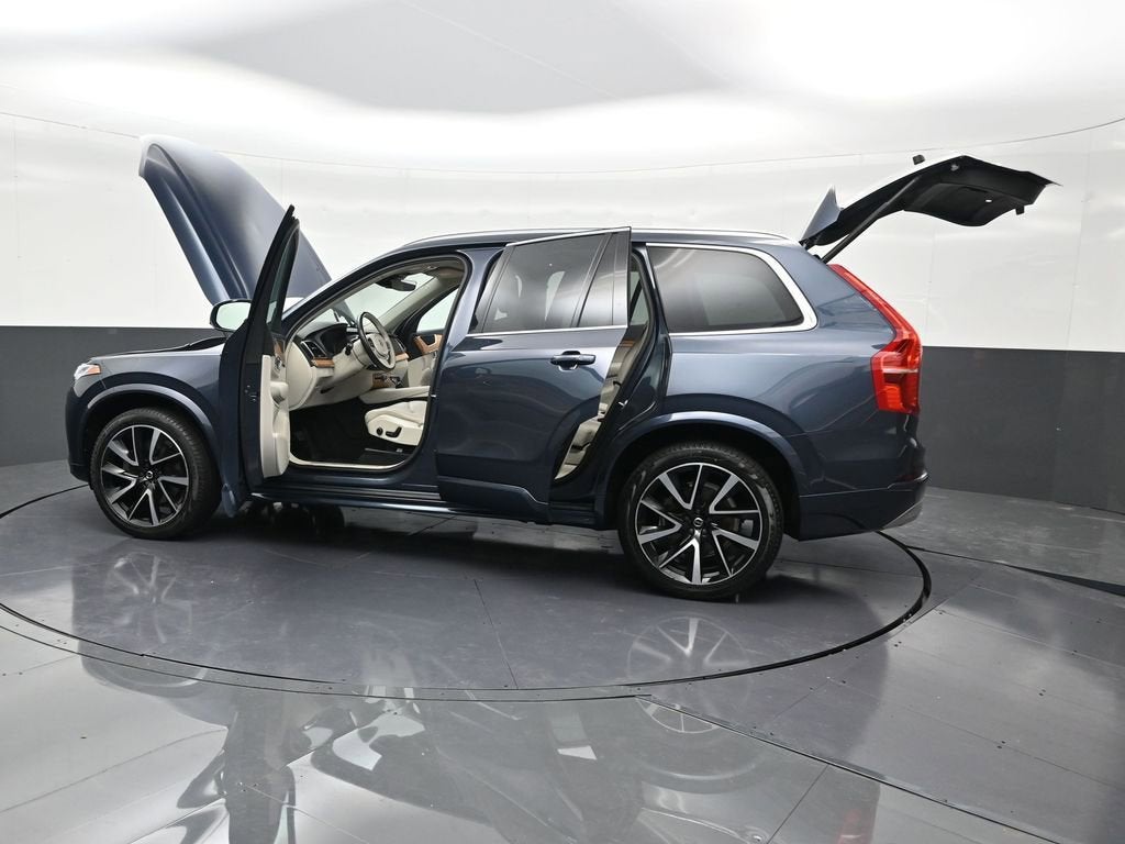 2022 Volvo XC90 Momentum