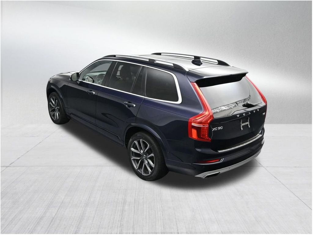 2016 Volvo XC90 T6 Momentum