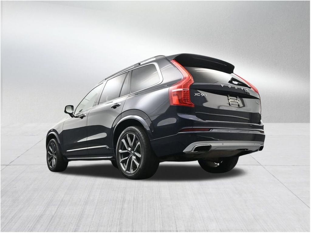 2016 Volvo XC90 T6 Momentum