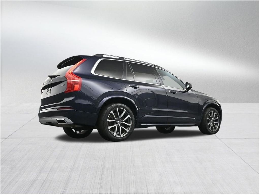 2016 Volvo XC90 T6 Momentum