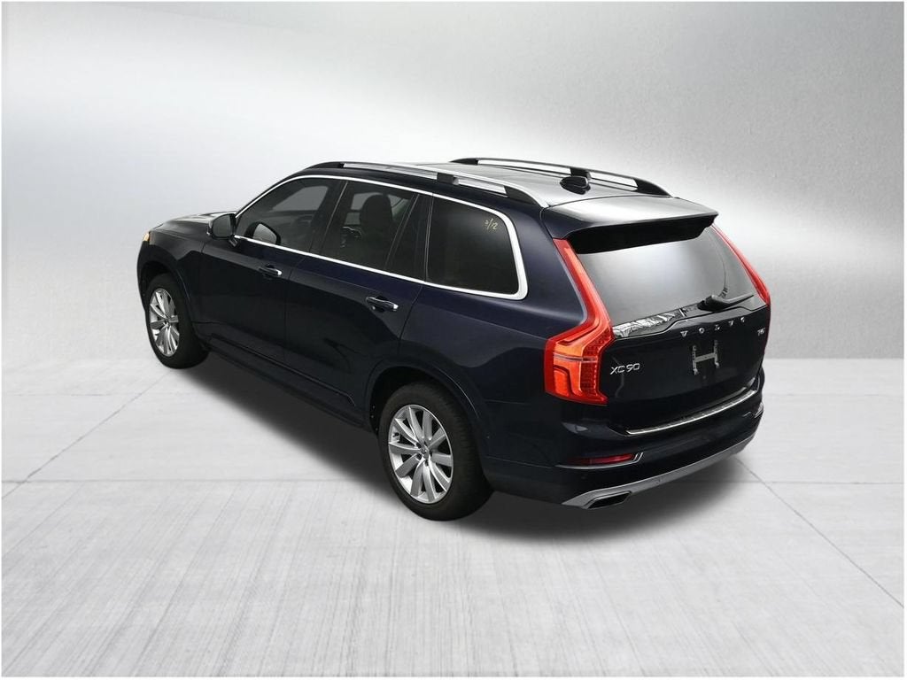 2017 Volvo XC90 T6 Momentum