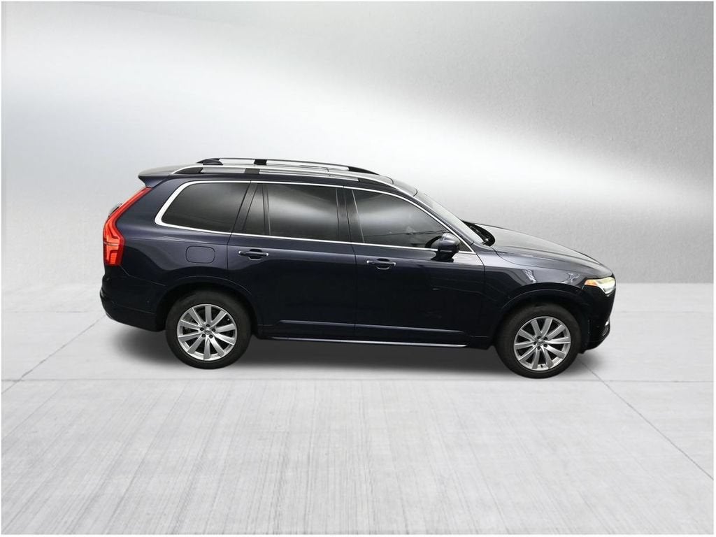 2017 Volvo XC90 T6 Momentum