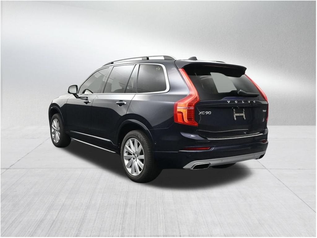 2017 Volvo XC90 T6 Momentum