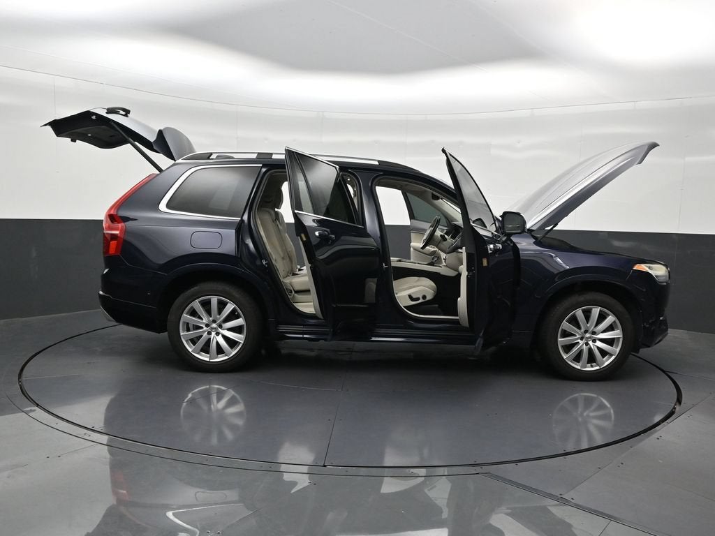 2017 Volvo XC90 T6 Momentum