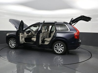 2017 Volvo XC90 T6 Momentum