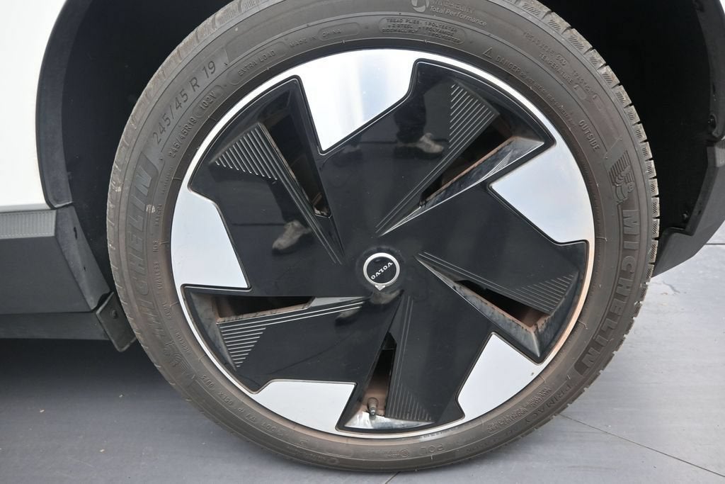 2025 Volvo EX30 Plus Twin Motor Performance, Fully electric