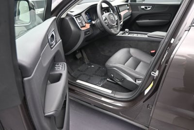 2024 Volvo XC60 Recharge Plug-In Hybrid T8 Plus Dark Theme