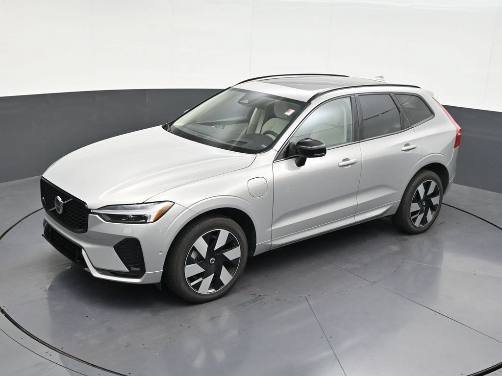 2024 Volvo XC60 Recharge Plug-In Hybrid T8 Ultimate Dark Theme