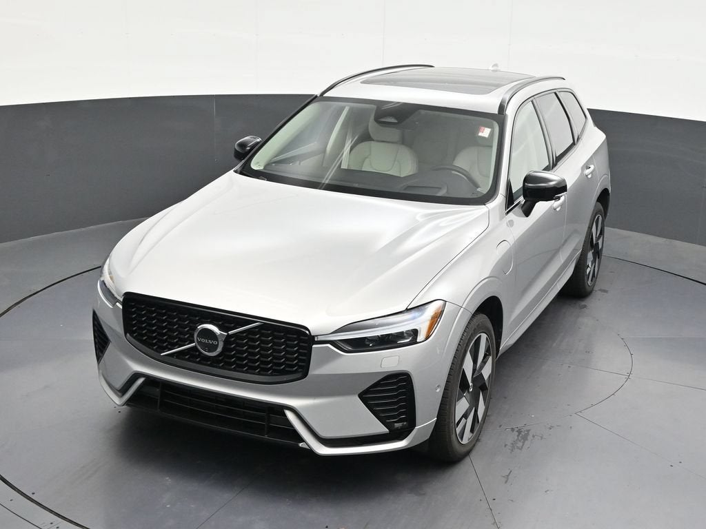 2024 Volvo XC60 Recharge Plug-In Hybrid T8 Ultimate Dark Theme