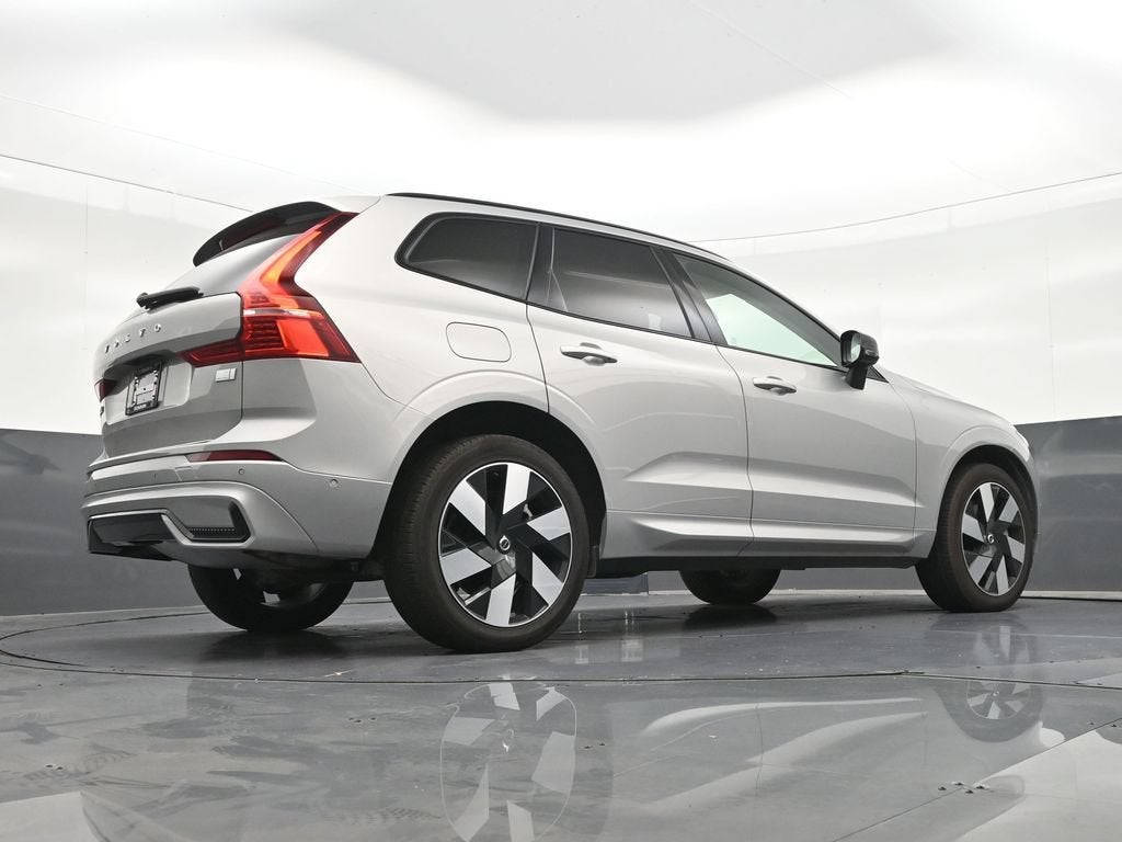 2024 Volvo XC60 Recharge Plug-In Hybrid T8 Ultimate Dark Theme