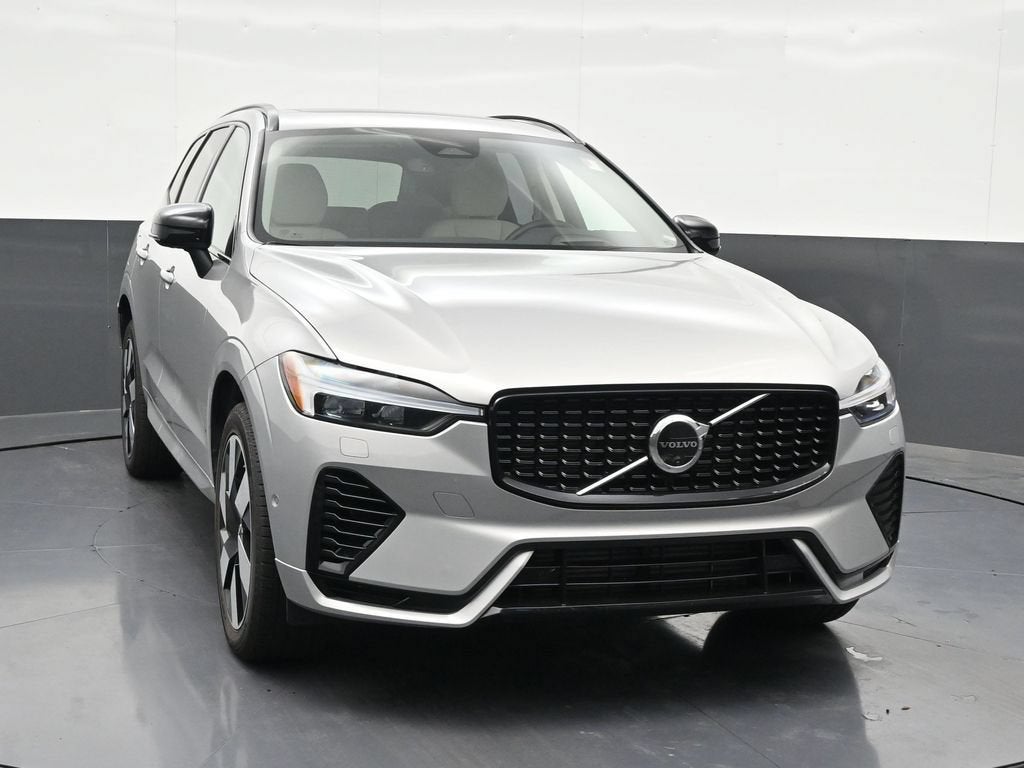 2024 Volvo XC60 Recharge Plug-In Hybrid T8 Ultimate Dark Theme
