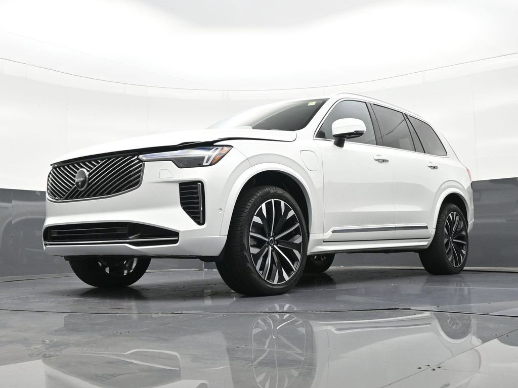 2025 Volvo XC90 Plug-In Hybrid Plus