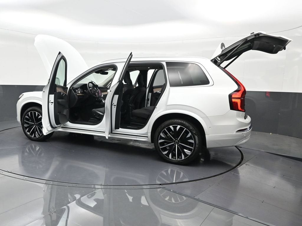 2025 Volvo XC90 Plug-In Hybrid Plus