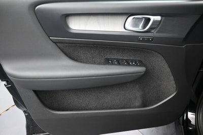 2023 Volvo XC40 B4 Core