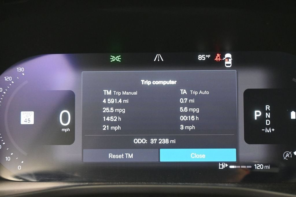 2023 Volvo XC40 B4 Core