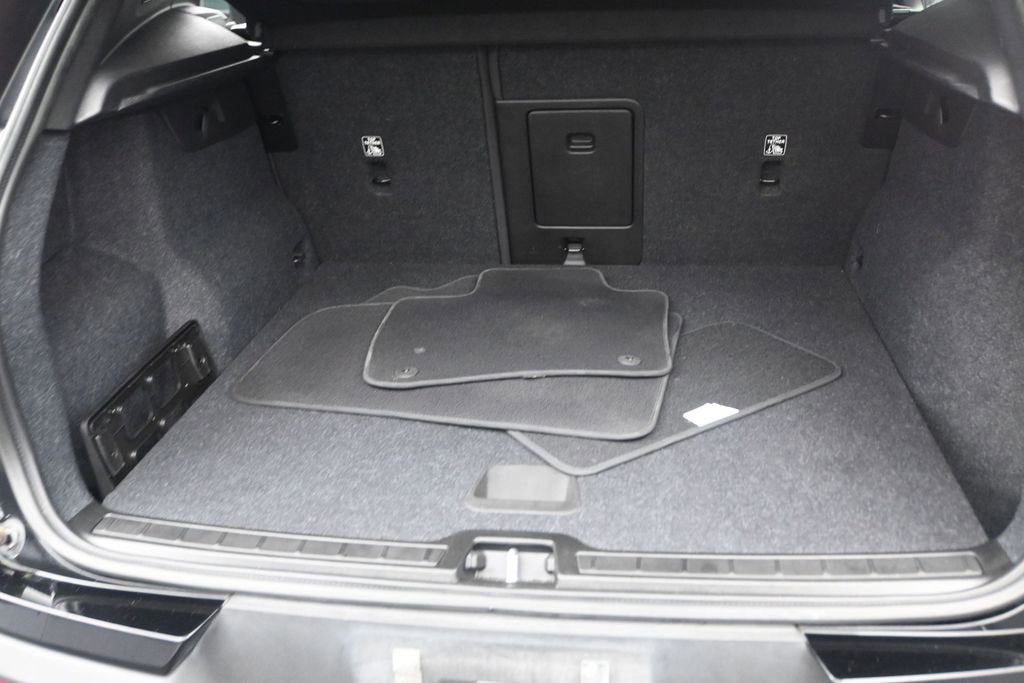 2023 Volvo XC40 Core