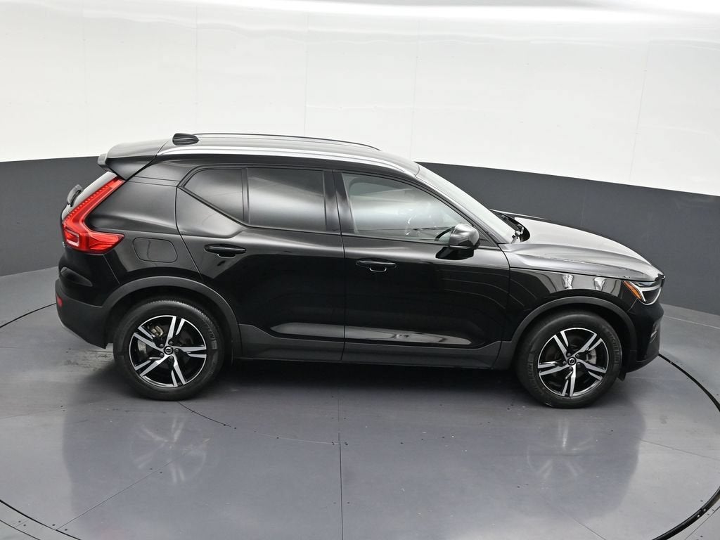 2023 Volvo XC40 Core