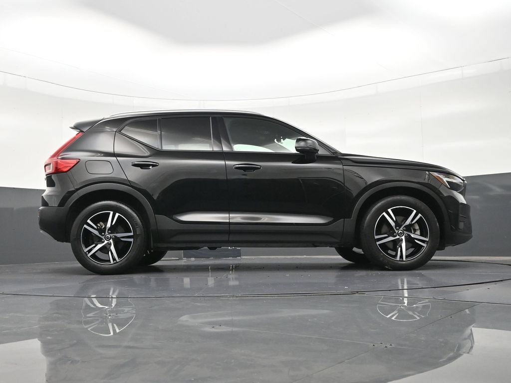 2023 Volvo XC40 Core