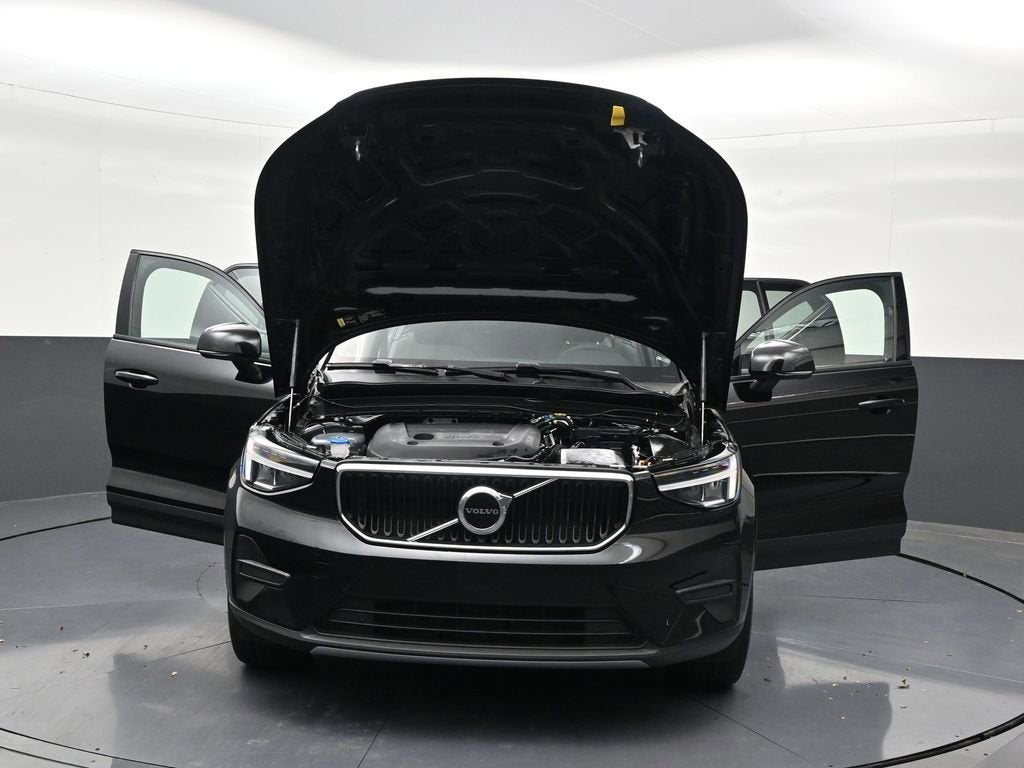 2023 Volvo XC40 Core