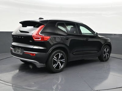 2023 Volvo XC40 Core