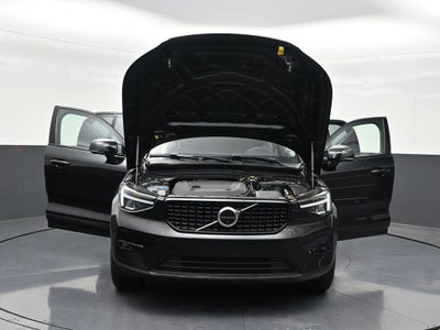 2023 Volvo XC40 Ultimate Dark Theme