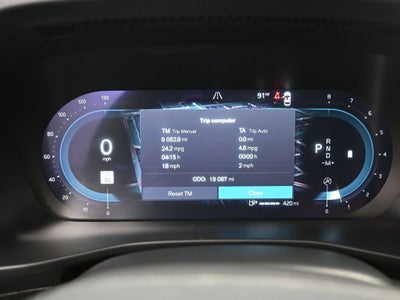 2023 Volvo XC40 Plus Bright Theme