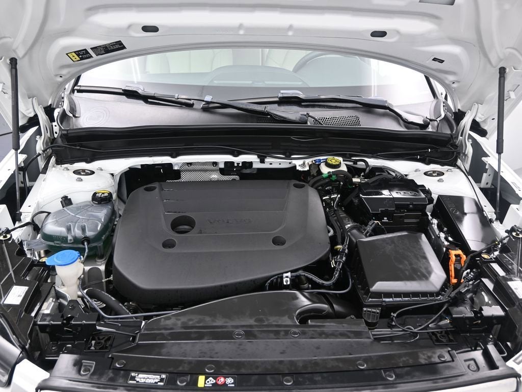 2023 Volvo XC40 Plus Bright Theme