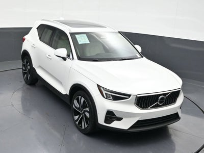 2023 Volvo XC40 Plus Bright Theme