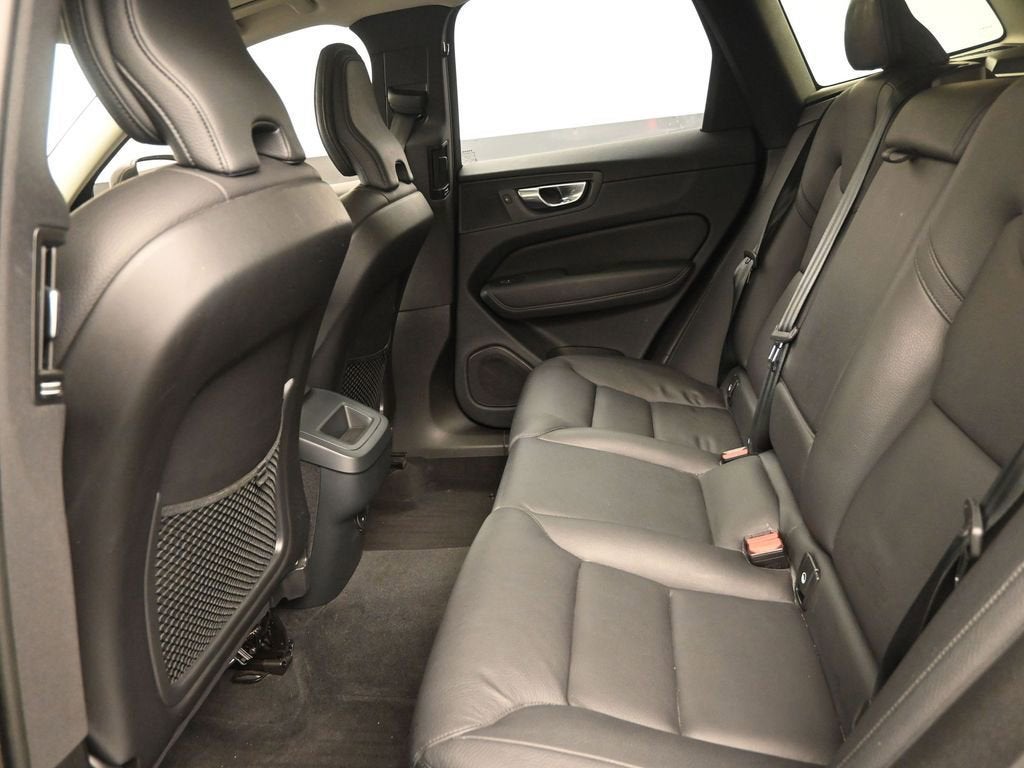 2023 Volvo XC60 Plus Bright Theme