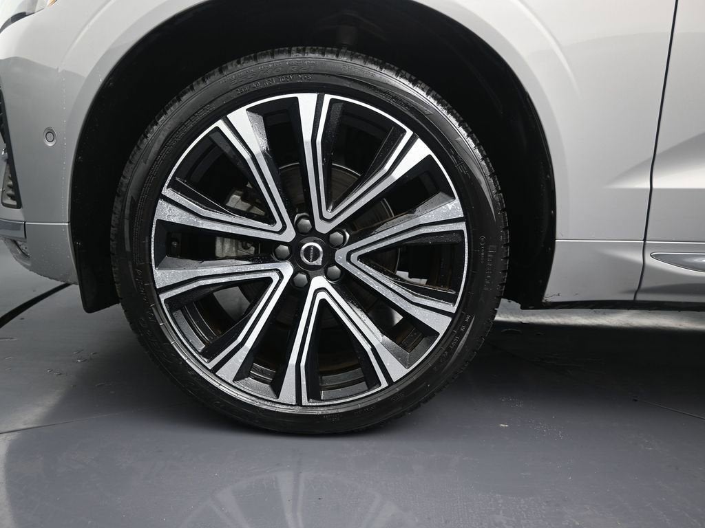 2023 Volvo XC60 Ultimate Bright Theme