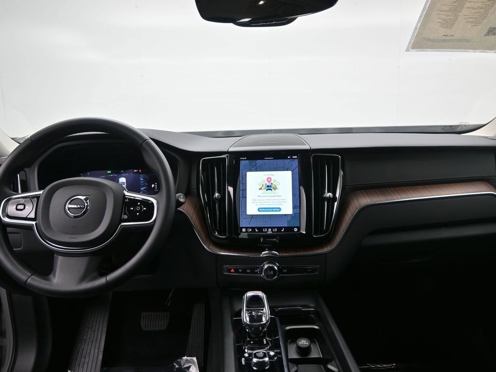 2023 Volvo XC60 Ultimate Bright Theme