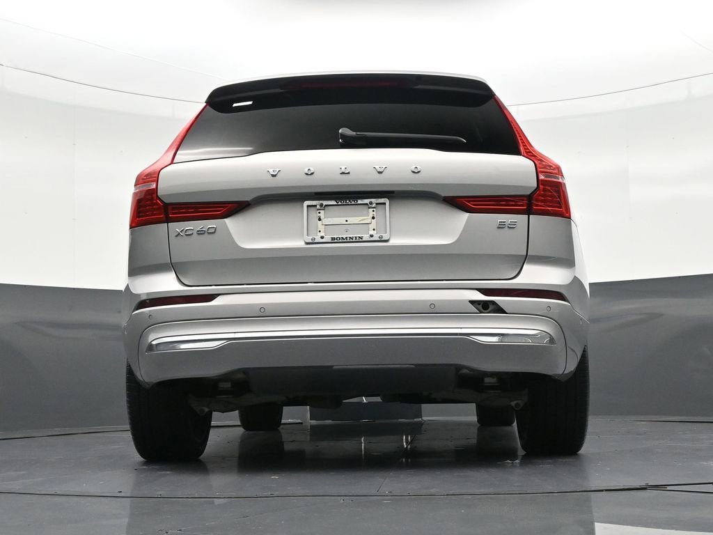 2023 Volvo XC60 Ultimate Bright Theme
