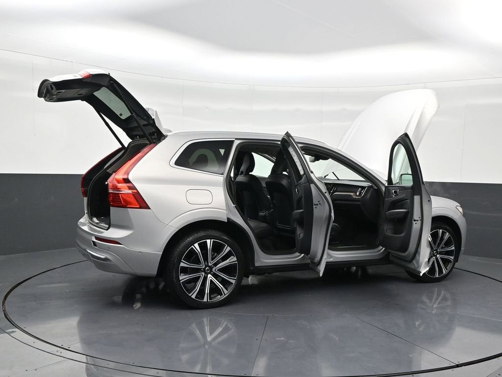 2023 Volvo XC60 Ultimate Bright Theme