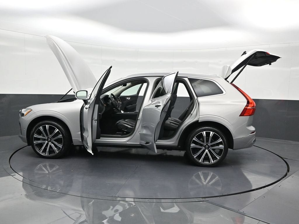 2023 Volvo XC60 Ultimate Bright Theme