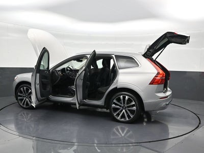2023 Volvo XC60 Ultimate Bright Theme