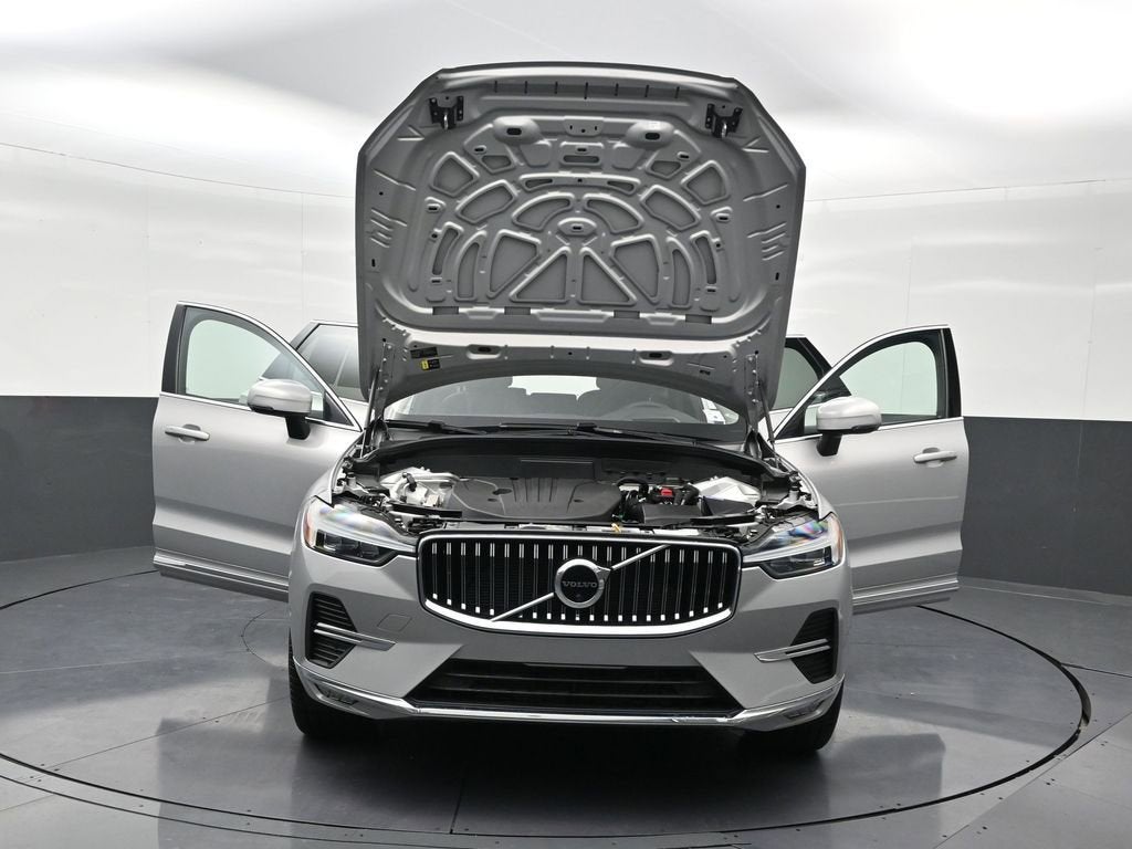 2023 Volvo XC60 Ultimate Bright Theme