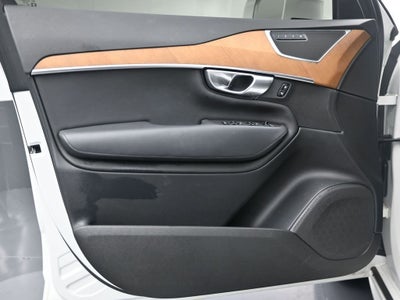 2024 Volvo XC90 Plus Bright Theme