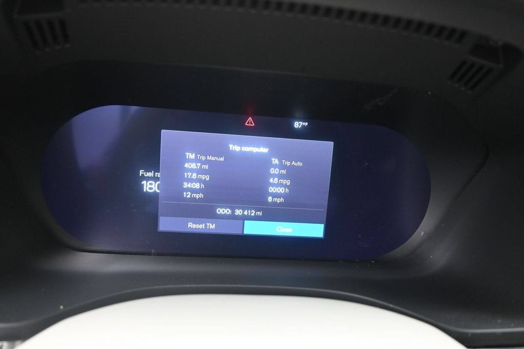 2024 Volvo XC60 B5 Core Dark Theme