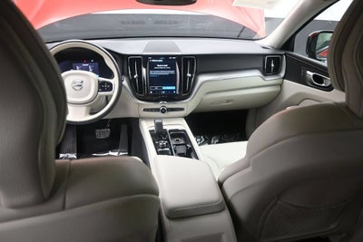 2024 Volvo XC60 B5 Core Dark Theme