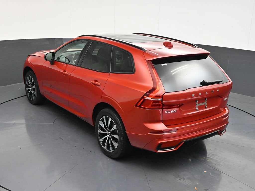 2024 Volvo XC60 B5 Core Dark Theme