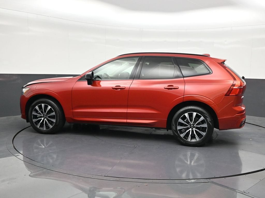 2024 Volvo XC60 B5 Core Dark Theme