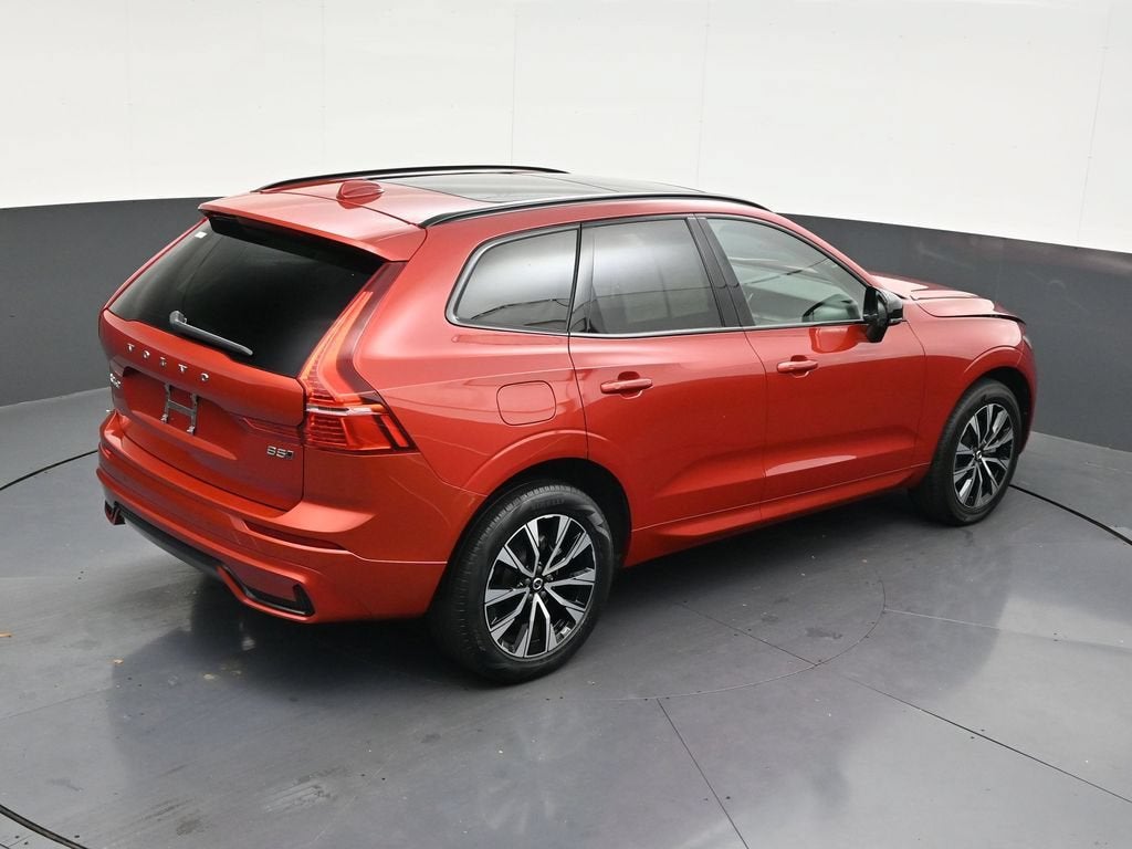 2024 Volvo XC60 B5 Core Dark Theme