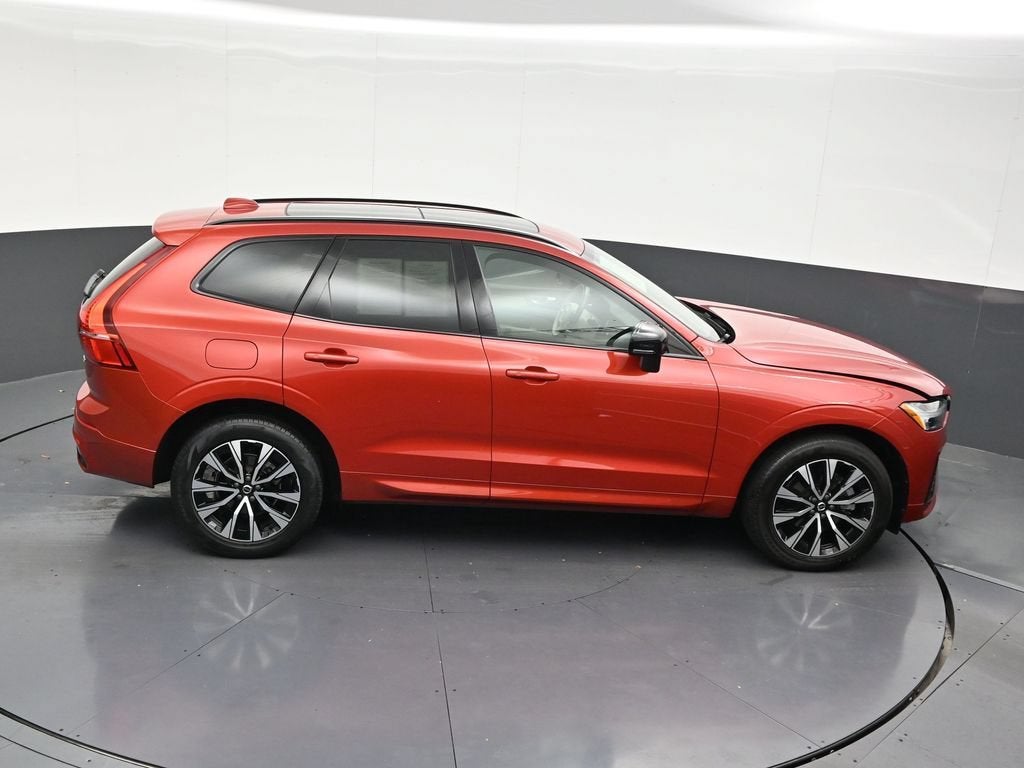 2024 Volvo XC60 B5 Core Dark Theme