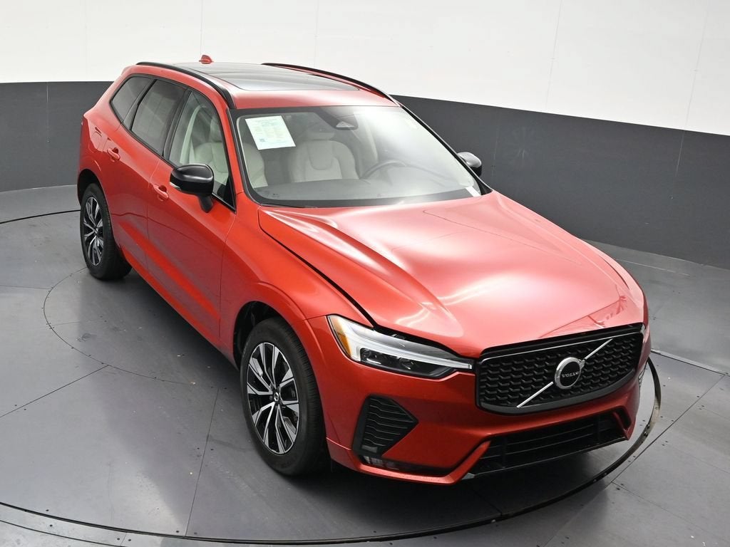 2024 Volvo XC60 B5 Core Dark Theme