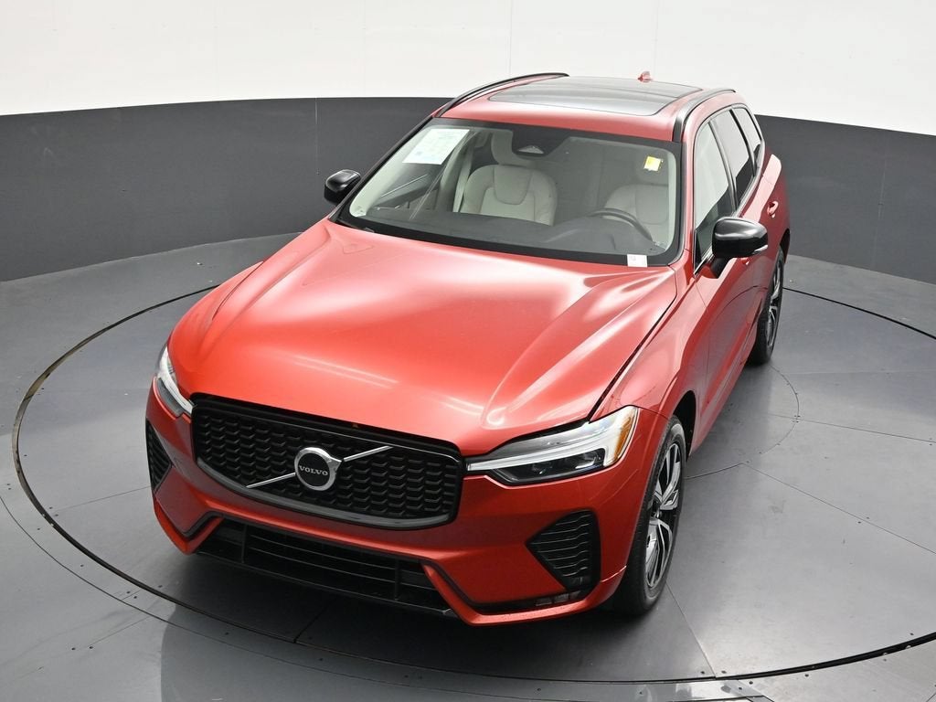 2024 Volvo XC60 B5 Core Dark Theme