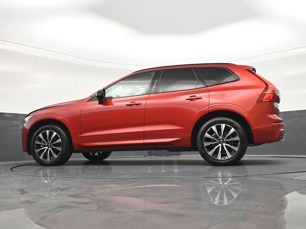 2024 Volvo XC60 B5 Core Dark Theme