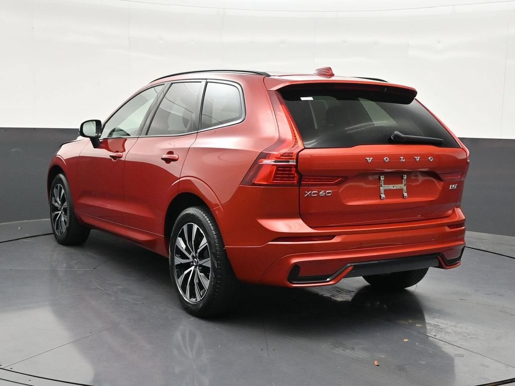 2024 Volvo XC60 B5 Core Dark Theme